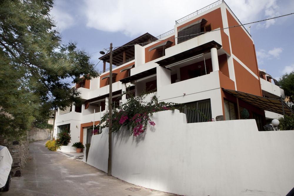 Residence Hotel Baia Portinenti Lipari  Eksteriør bilde