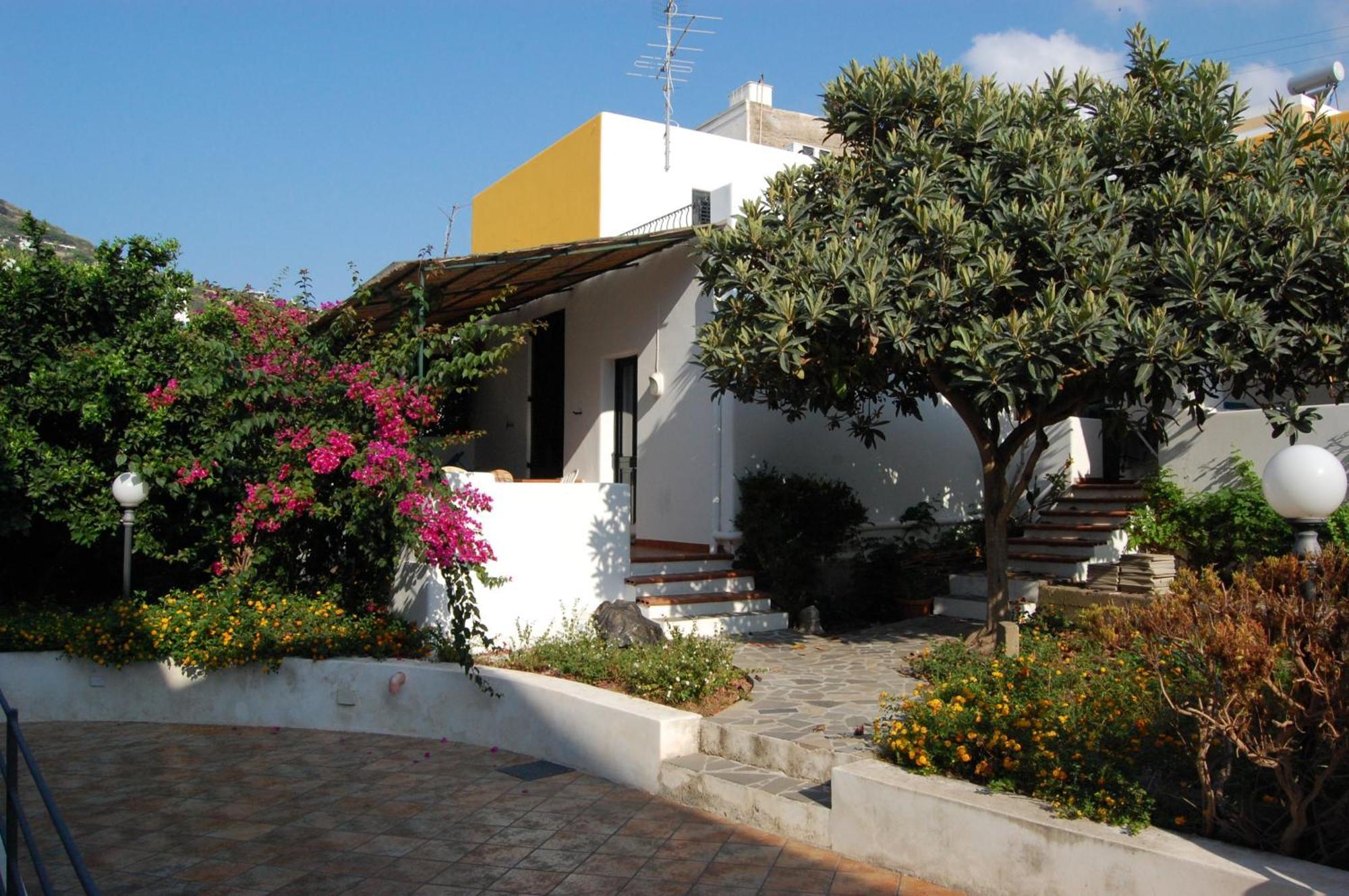 Residence Hotel Baia Portinenti Lipari  Eksteriør bilde