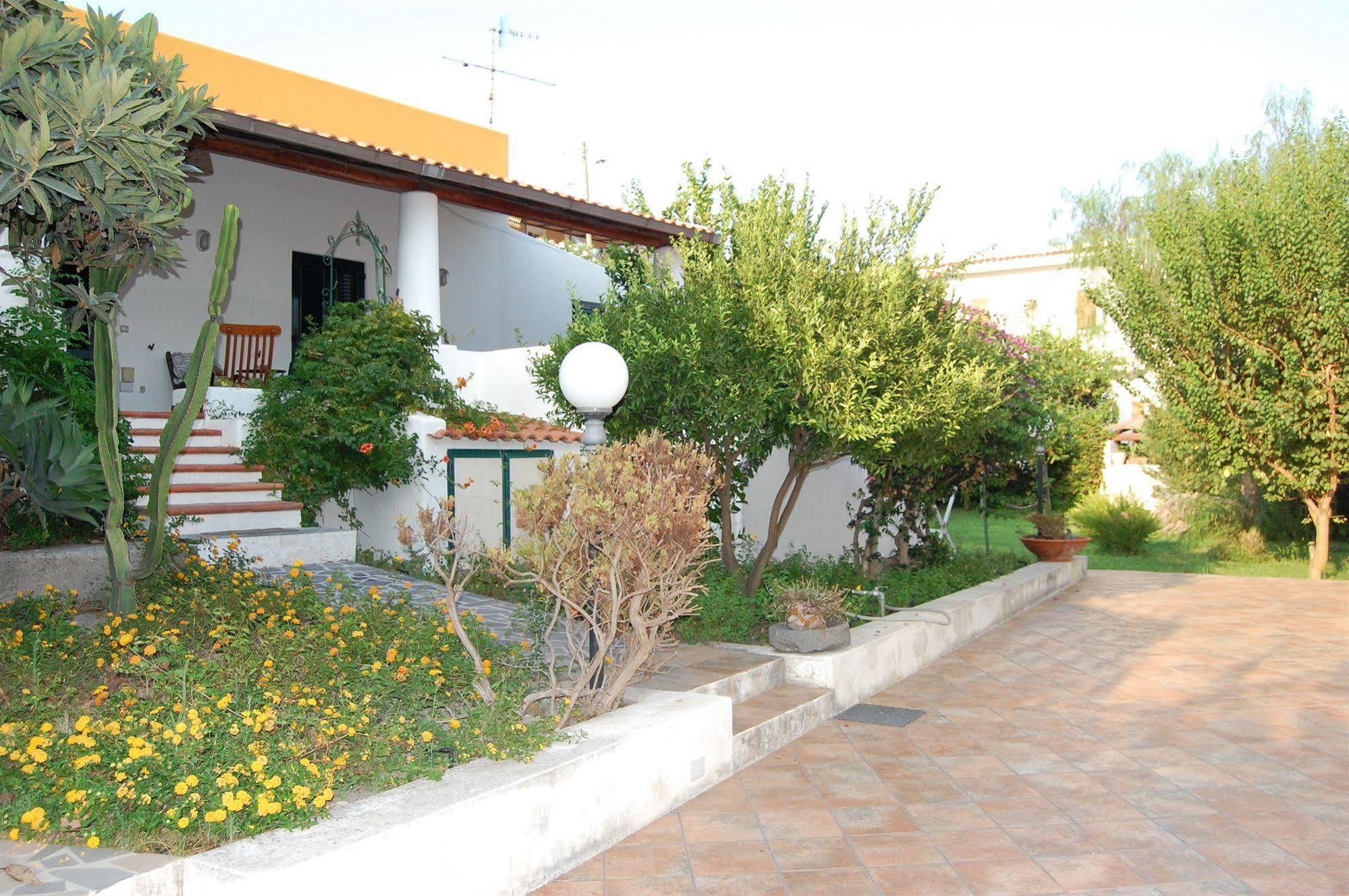 Residence Hotel Baia Portinenti Lipari  Eksteriør bilde